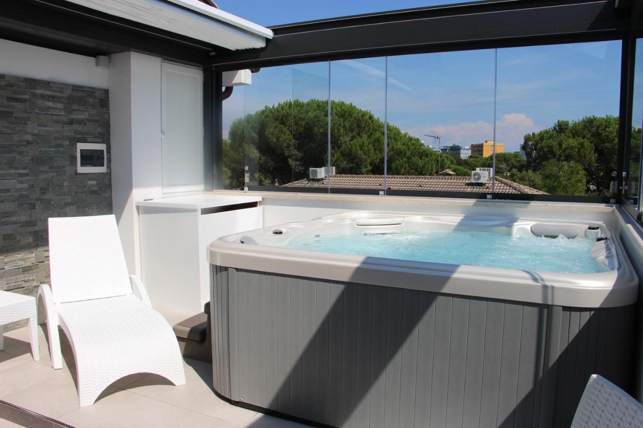 Hotel La Pigna Lignano Sabbiadoro Exterior photo
